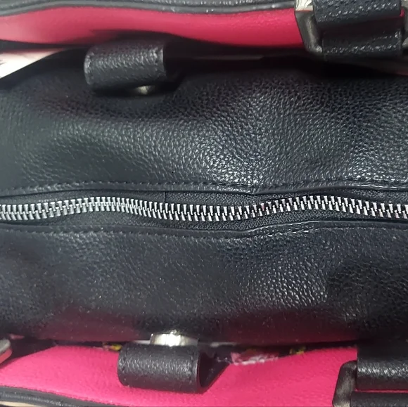 Women's Betsey Johnson XOXO Bow Tote Handbag Satchel  multi  compartments Black - Picture 4 of 10